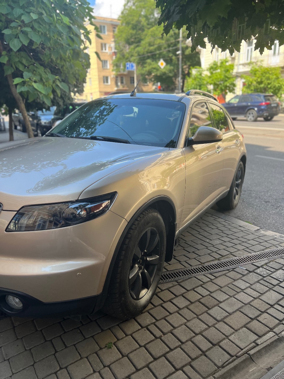 Infiniti FX - фото 2