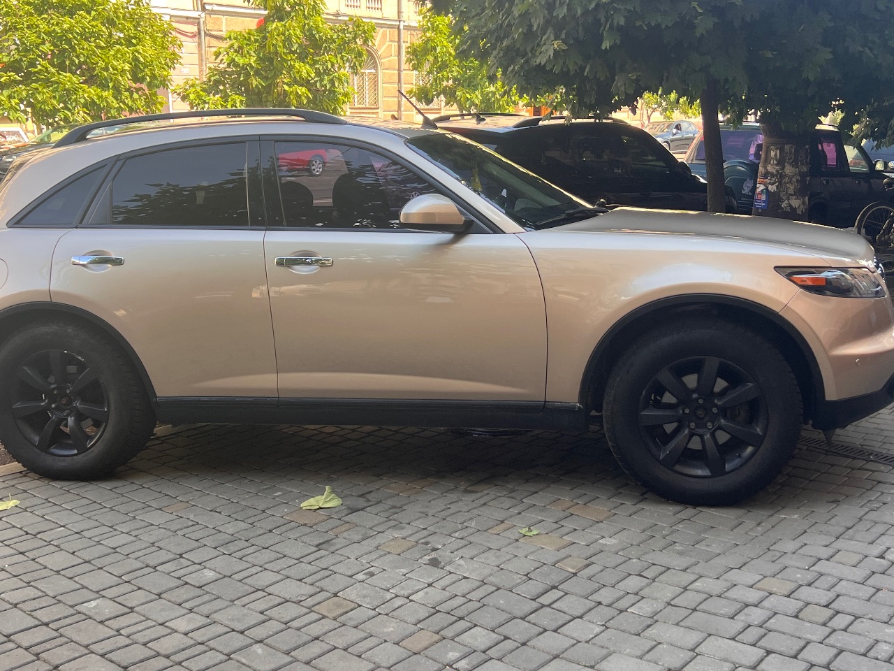 Infiniti FX - фото 3