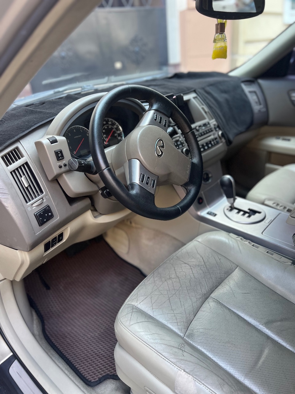 Infiniti FX - фото 8