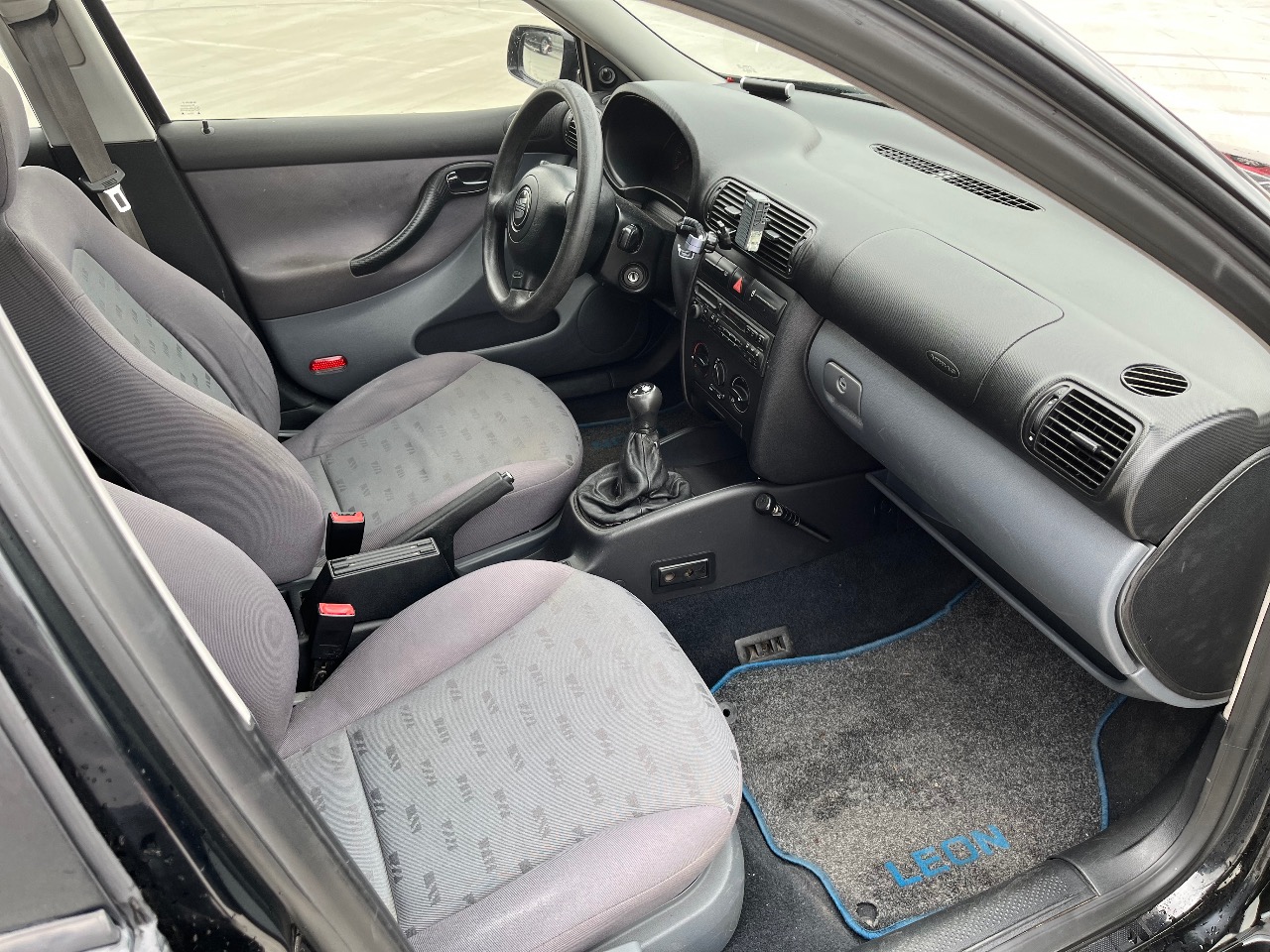 SEAT Leon - фото 4