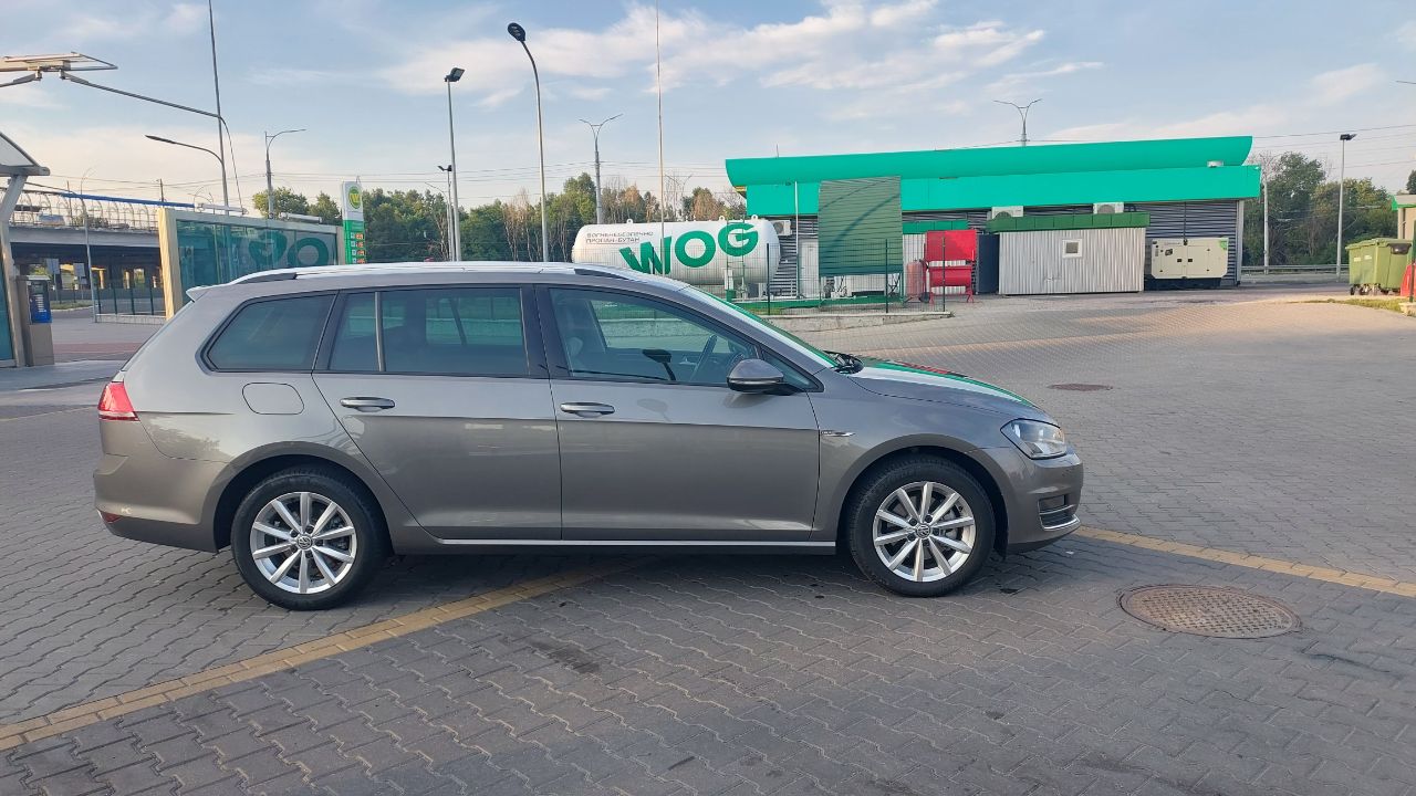 Volkswagen Golf - фото 7