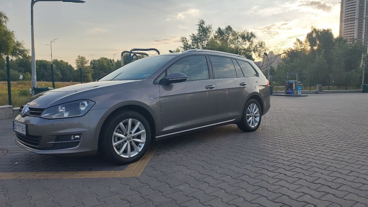 Volkswagen Golf - фото 1