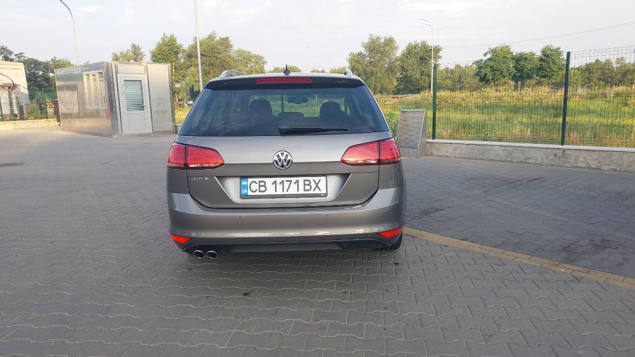 Volkswagen Golf - фото 4