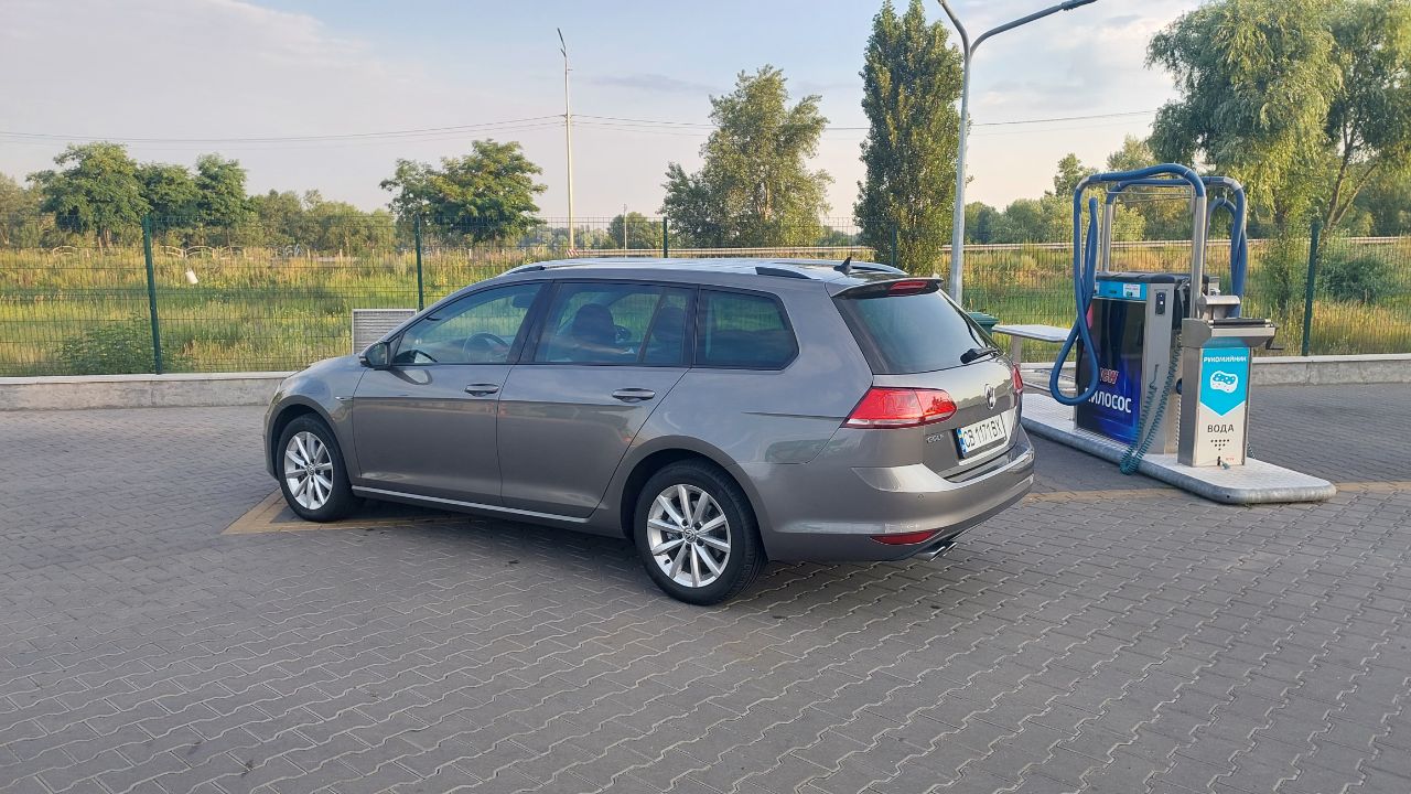 Volkswagen Golf - фото 8