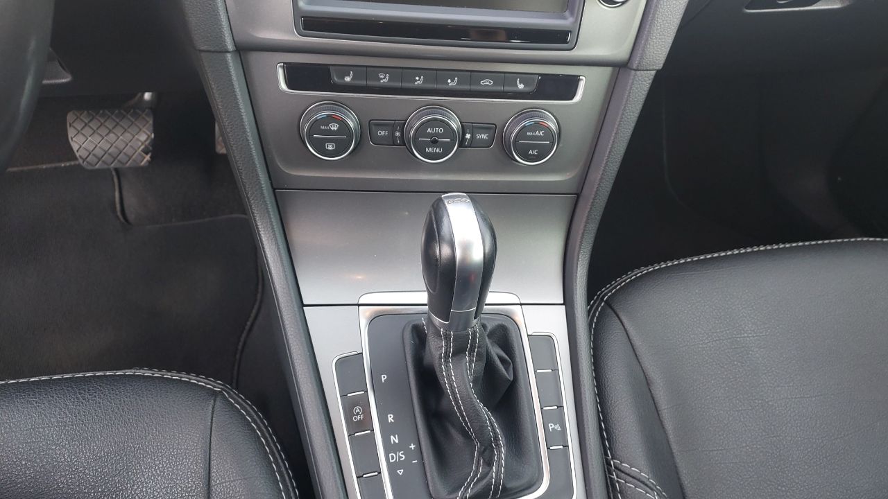 Volkswagen Golf - фото 12