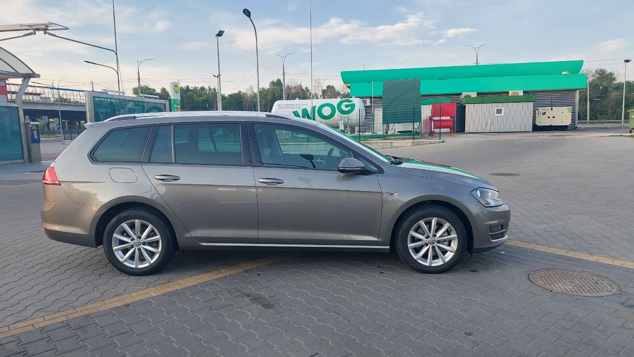 Volkswagen Golf - фото 38