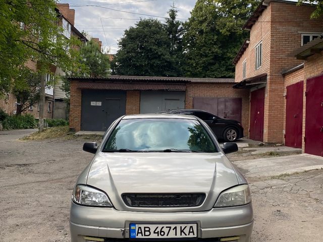 Opel Astra - фото 1