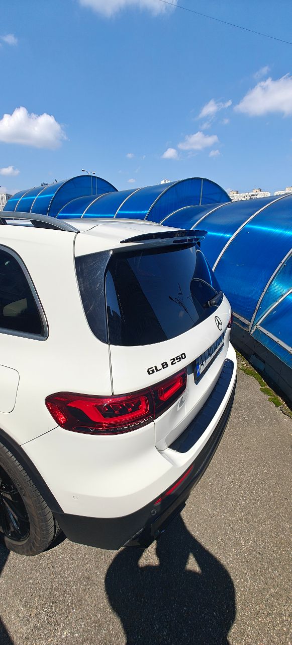 Mercedes-Benz GLB AMG - фото 12