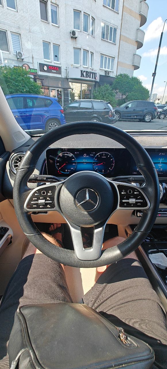 Mercedes-Benz GLB AMG - фото 15