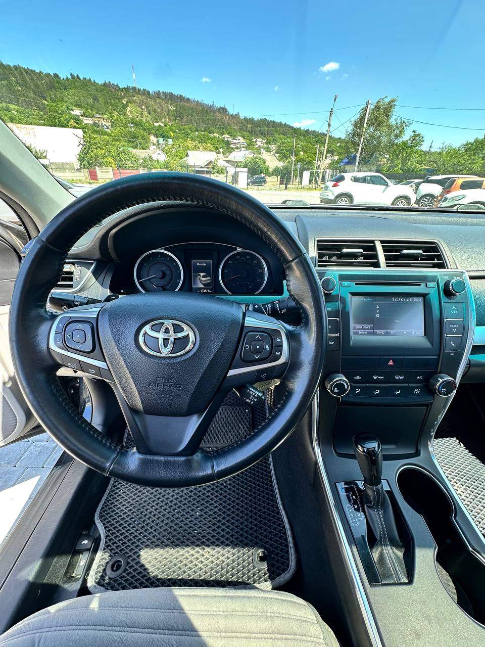 Toyota Camry - фото 2