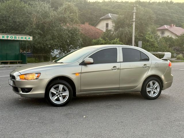 Mitsubishi Lancer - фото 4
