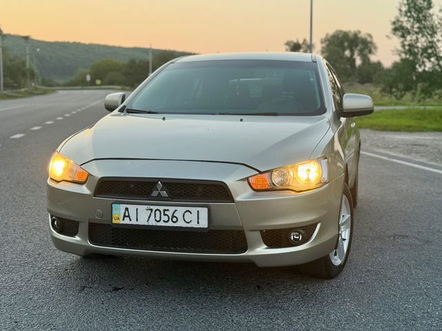 Mitsubishi Lancer - фото 3