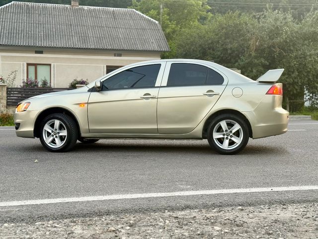 Mitsubishi Lancer - фото 5