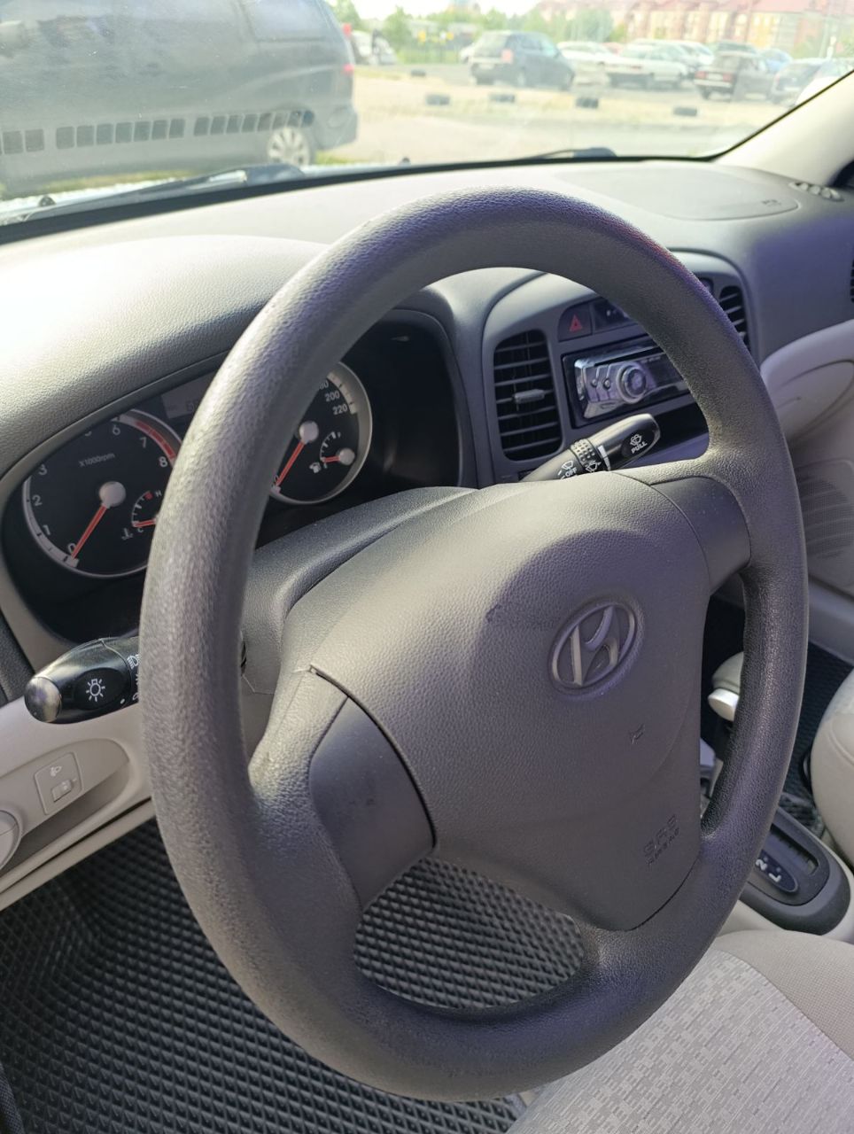 Hyundai Accent - фото 8