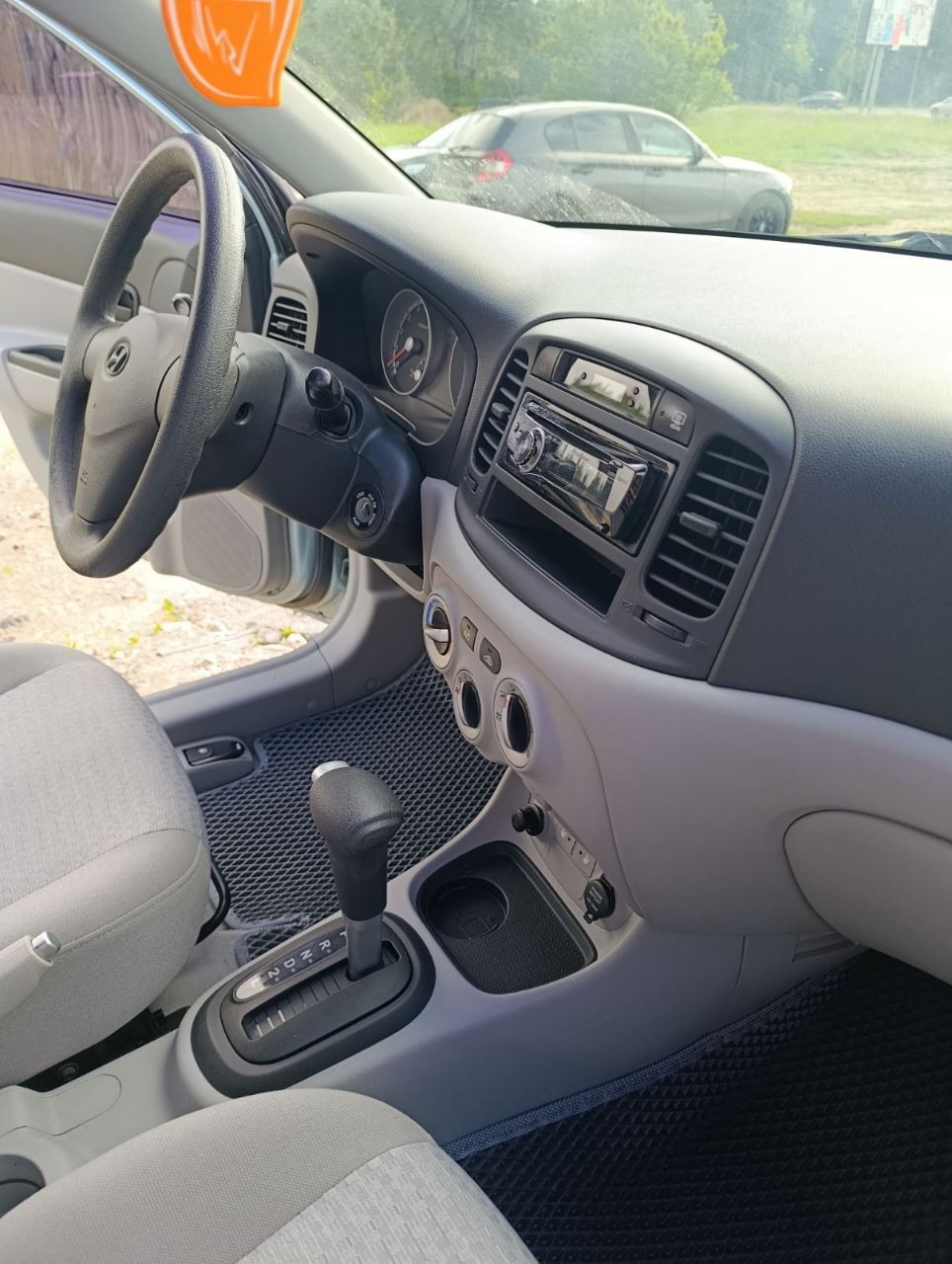 Hyundai Accent - фото 7