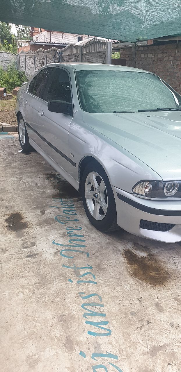 BMW 5 серії - фото 2