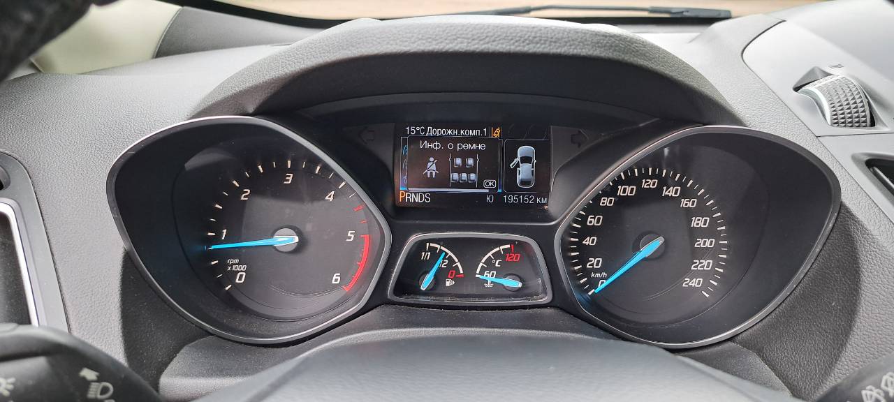 Ford Kuga - фото 9