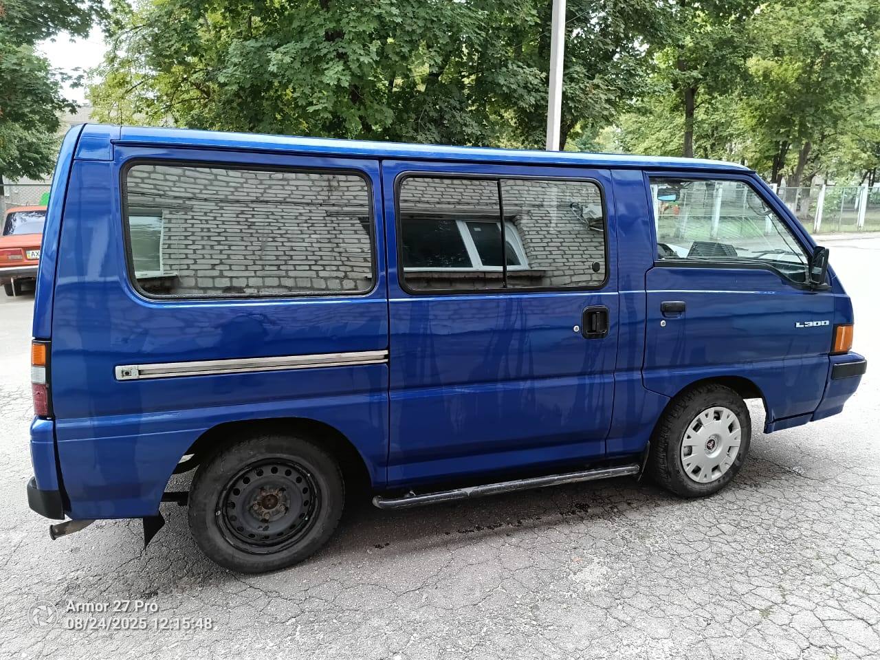 Mitsubishi L300 - фото 4