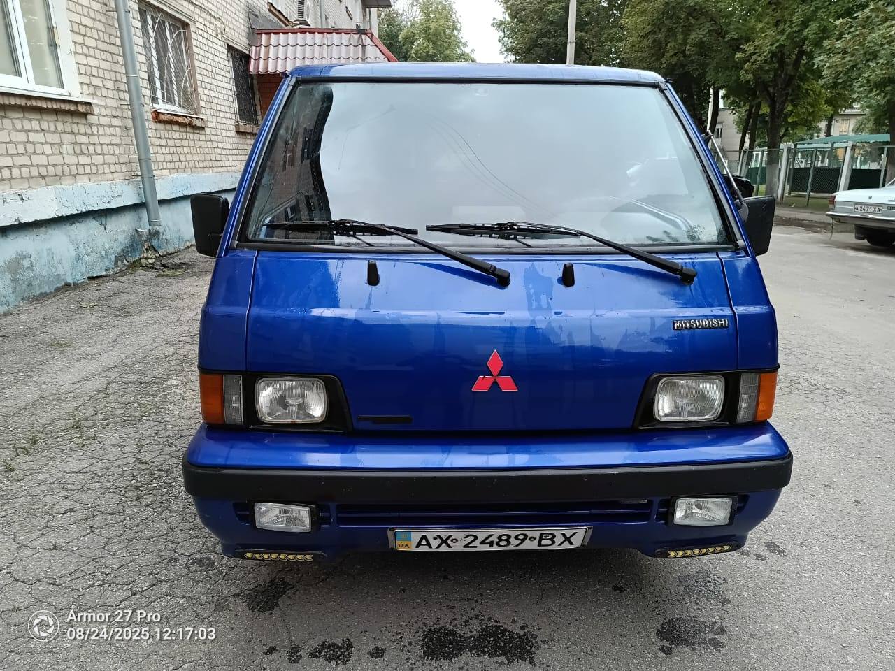 Mitsubishi L300 - фото 8