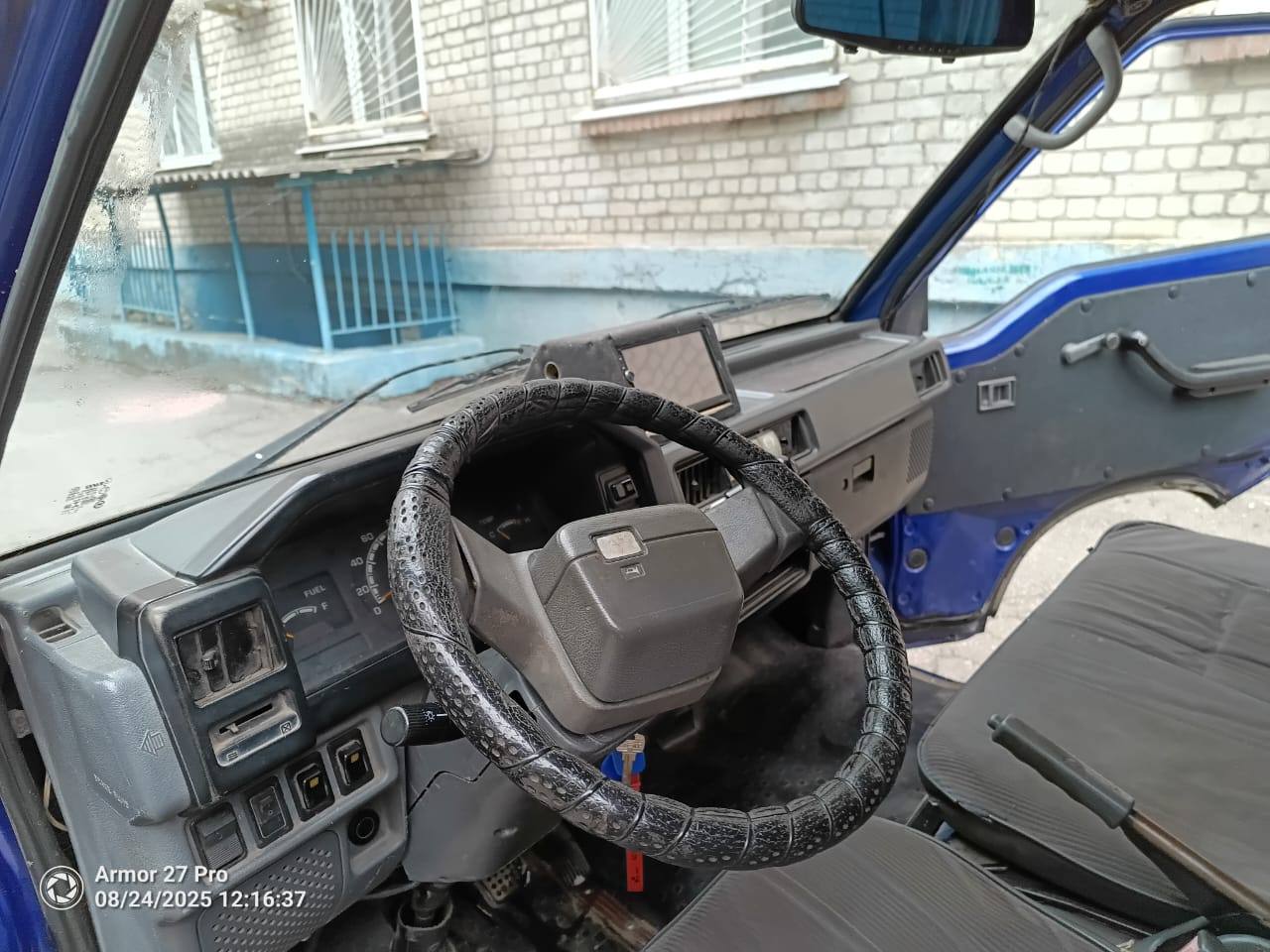 Mitsubishi L300 - фото 6