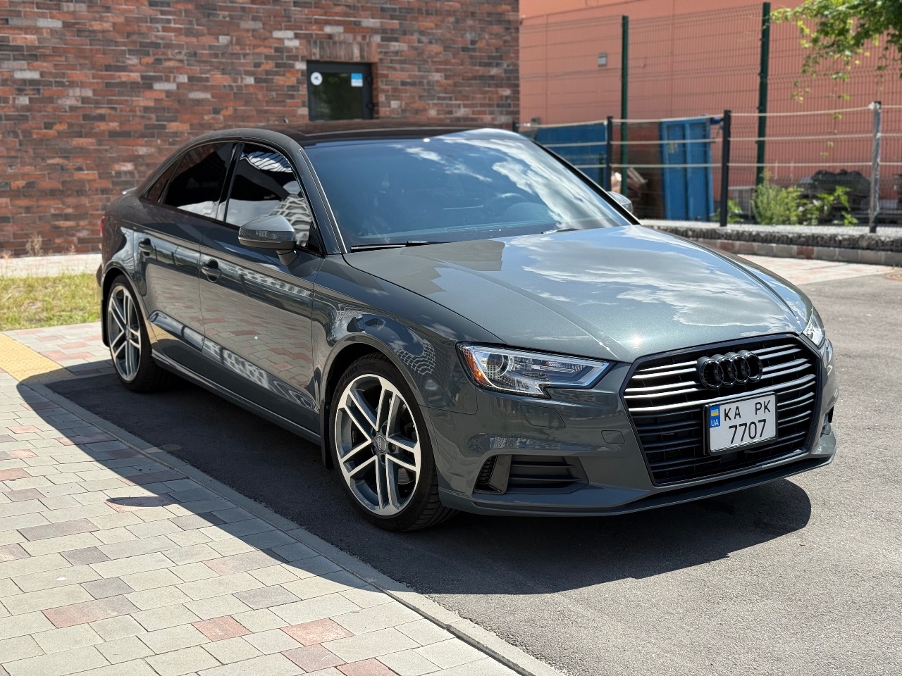 Audi A3 - фото 3