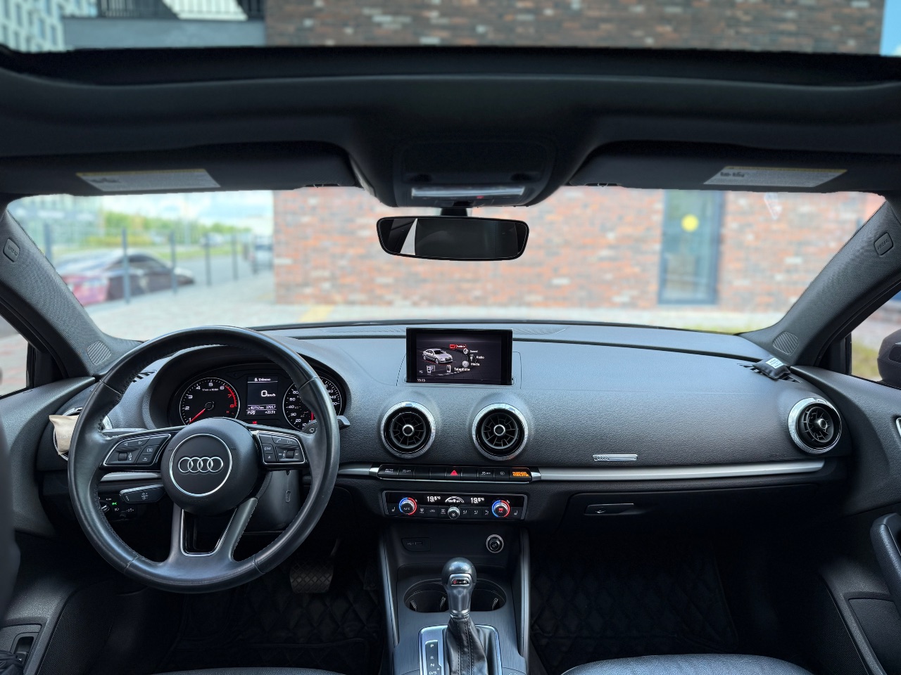Audi A3 - фото 25