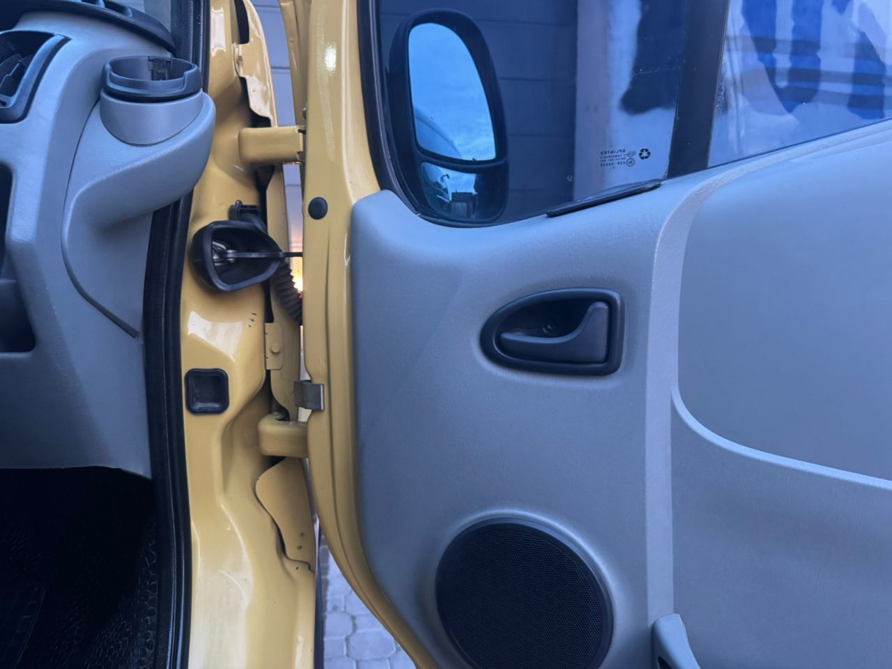 Opel Vivaro - фото 40