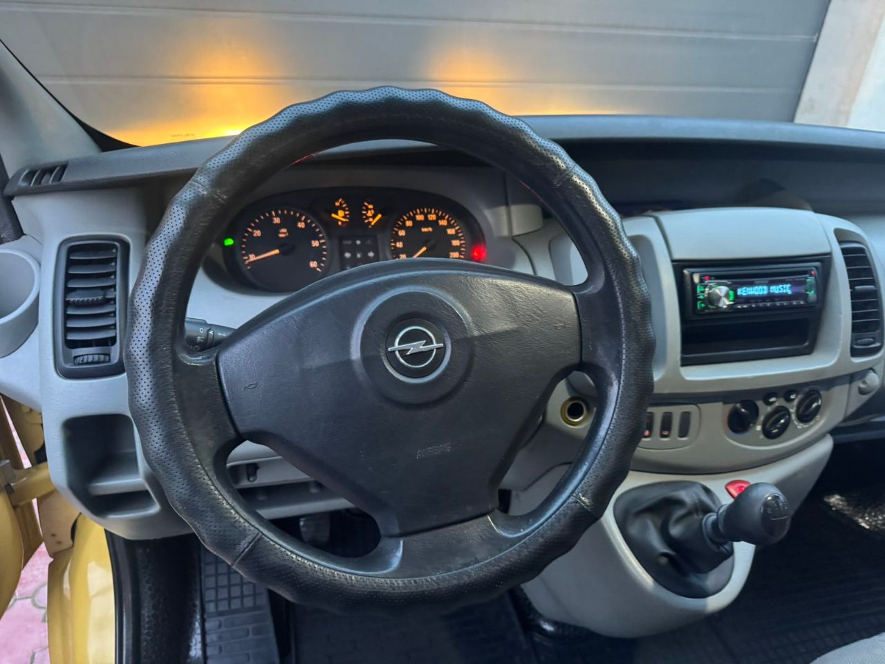 Opel Vivaro - фото 28