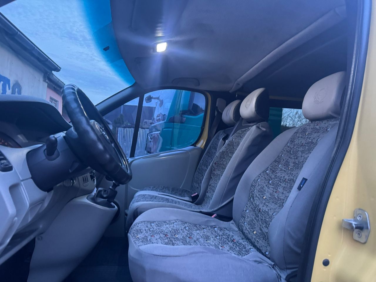 Opel Vivaro - фото 34