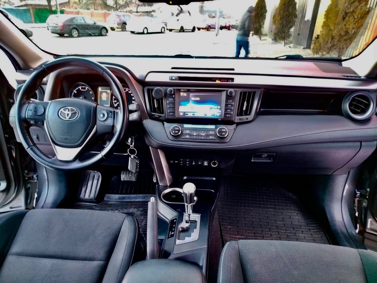 Toyota RAV4 - фото 39