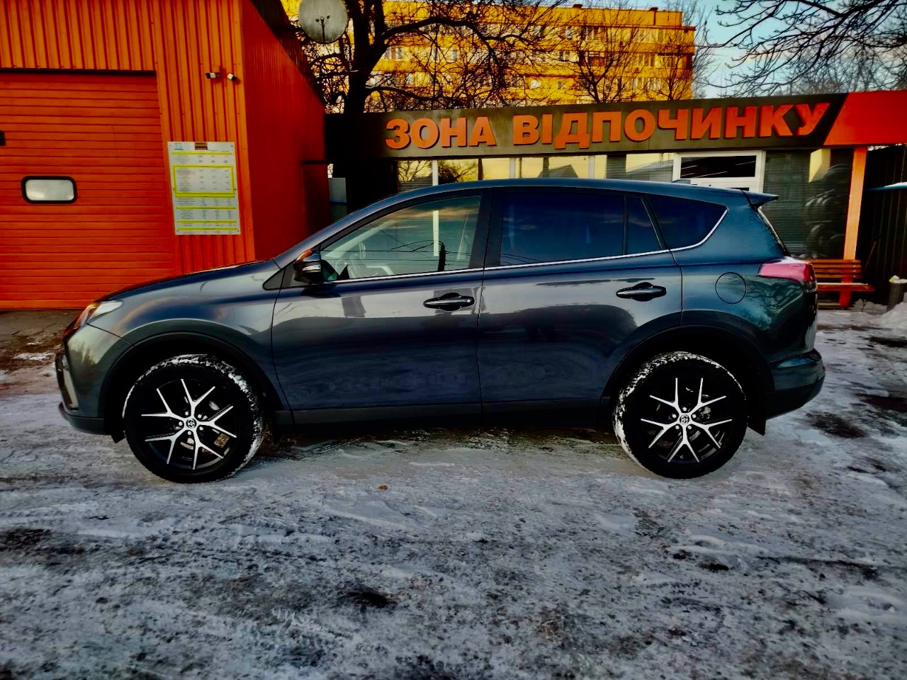 Toyota RAV4 - фото 20