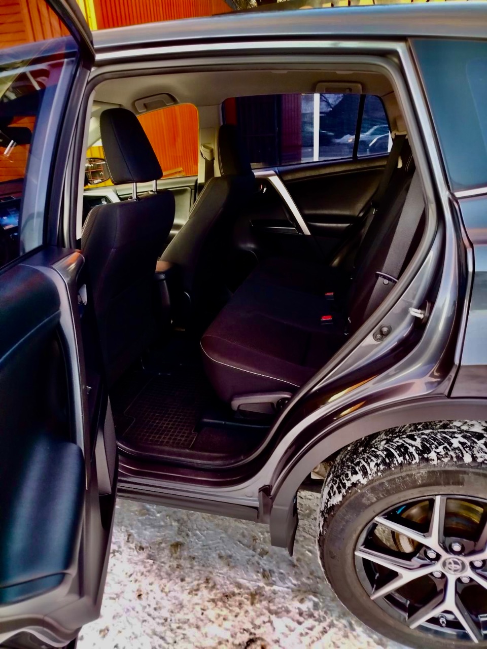 Toyota RAV4 - фото 27