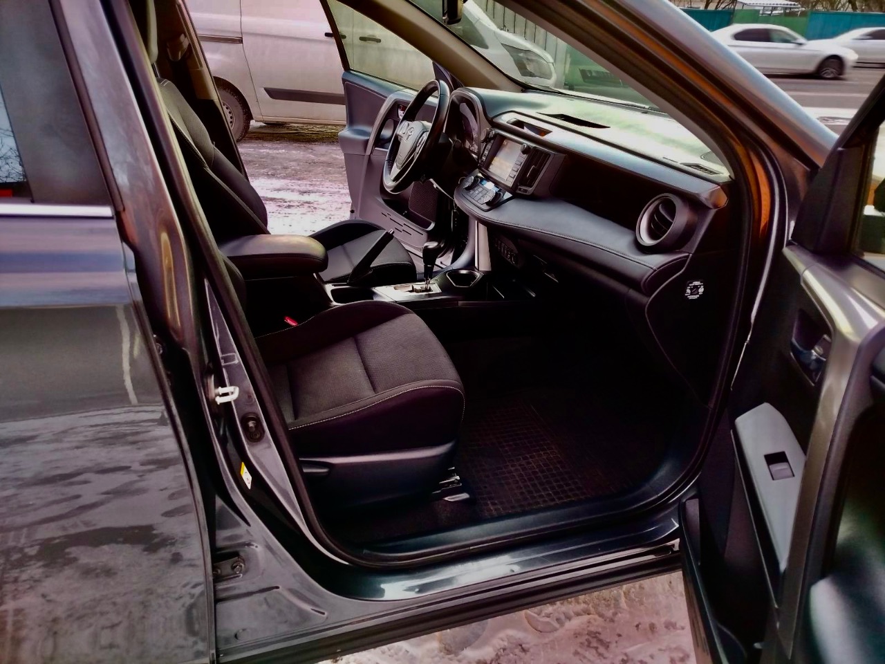 Toyota RAV4 - фото 34