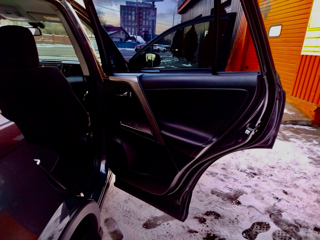 Toyota RAV4 - фото 36