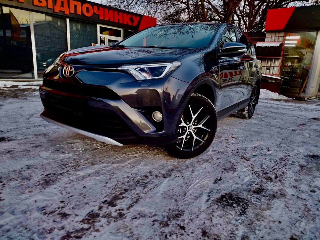 Toyota RAV4 - фото 6