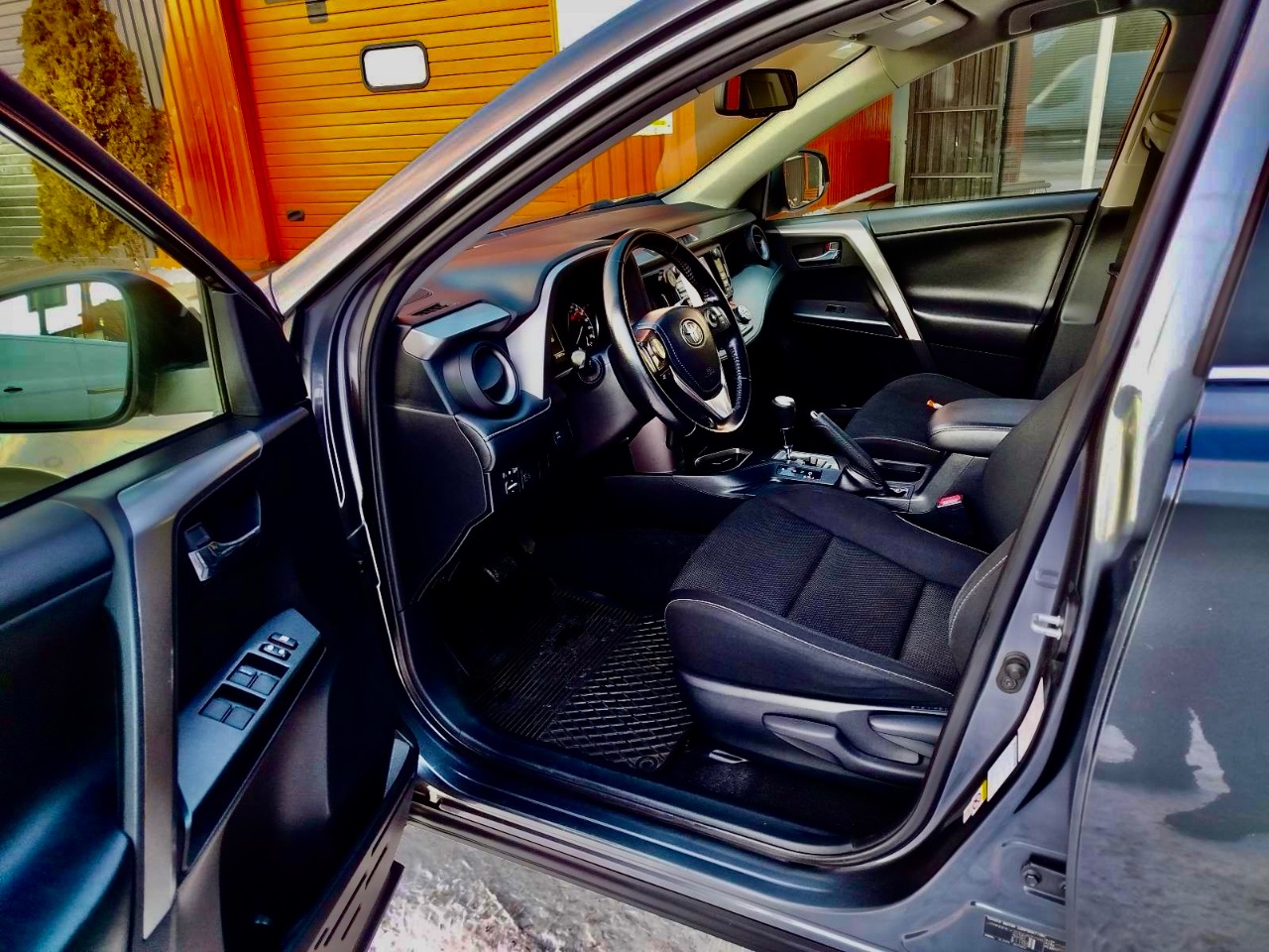 Toyota RAV4 - фото 25