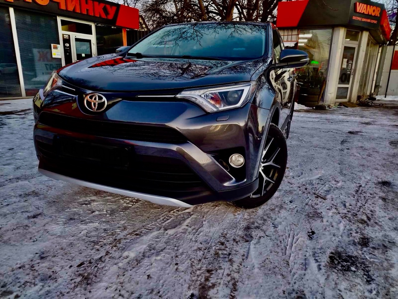 Toyota RAV4 - фото 7