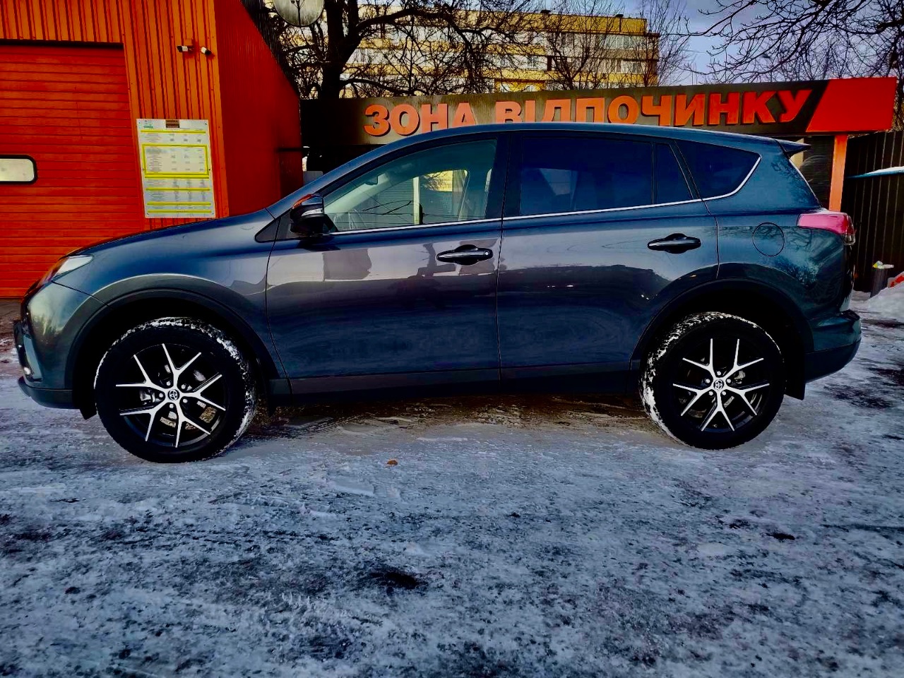 Toyota RAV4 - фото 47