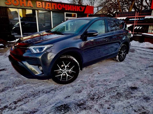 Toyota RAV4 - фото 5