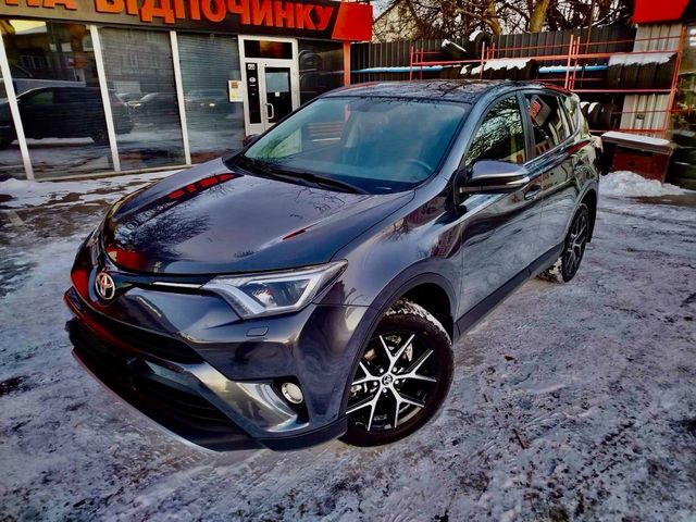 Toyota RAV4 - фото 4