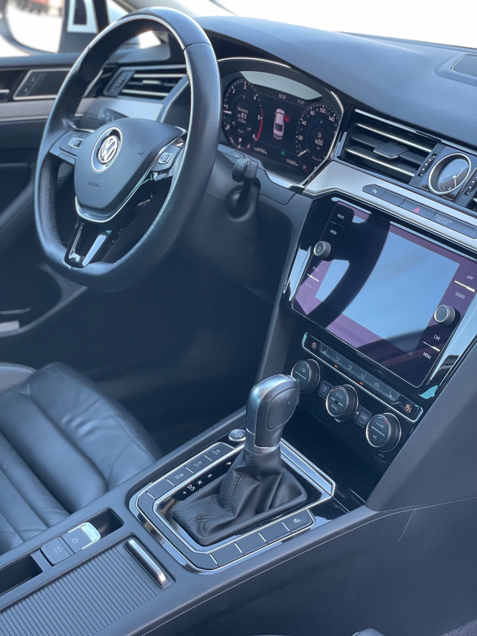 Volkswagen Passat - фото 17