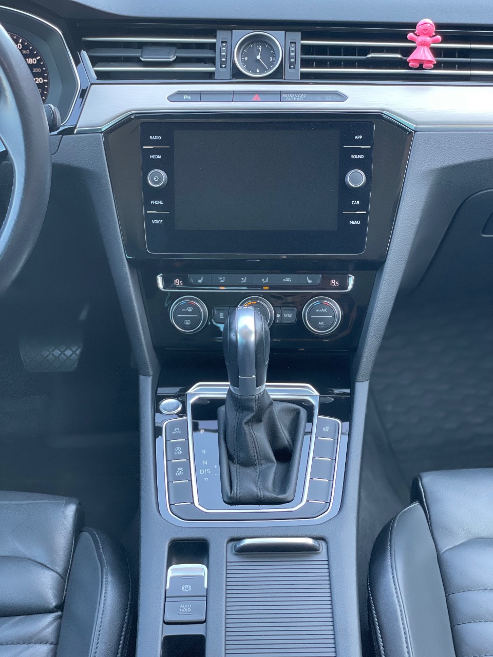 Volkswagen Passat - фото 18