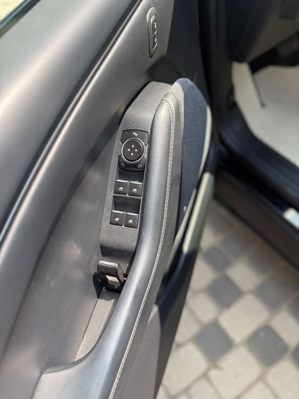 Ford Mustang Mach-E - фото 12