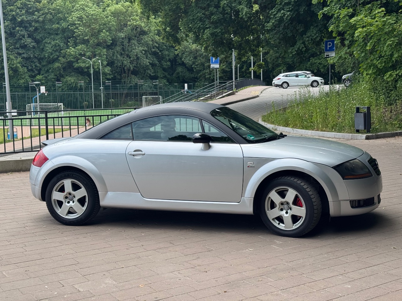 Audi TT - фото 1