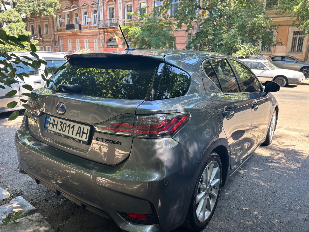 Lexus CT - фото 2