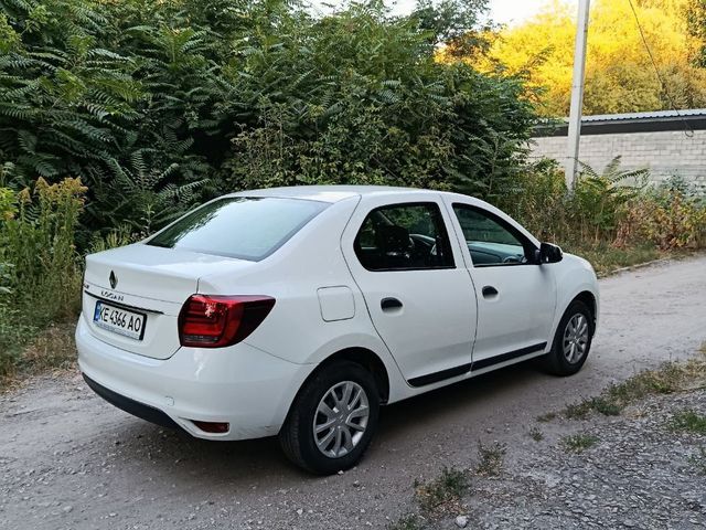Renault Logan - фото 2