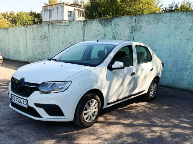 Renault Logan - фото 2