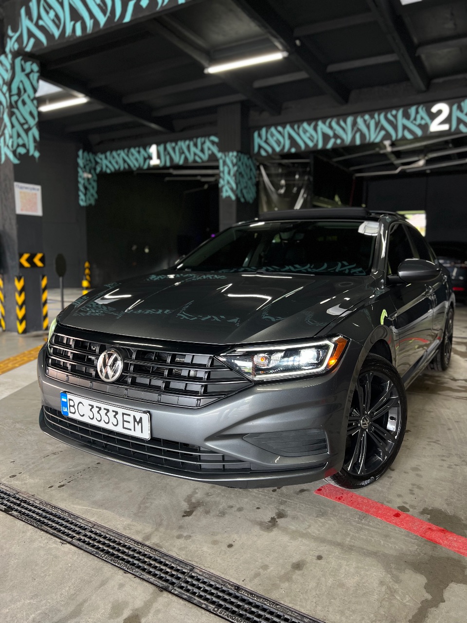 Volkswagen Jetta - фото 1