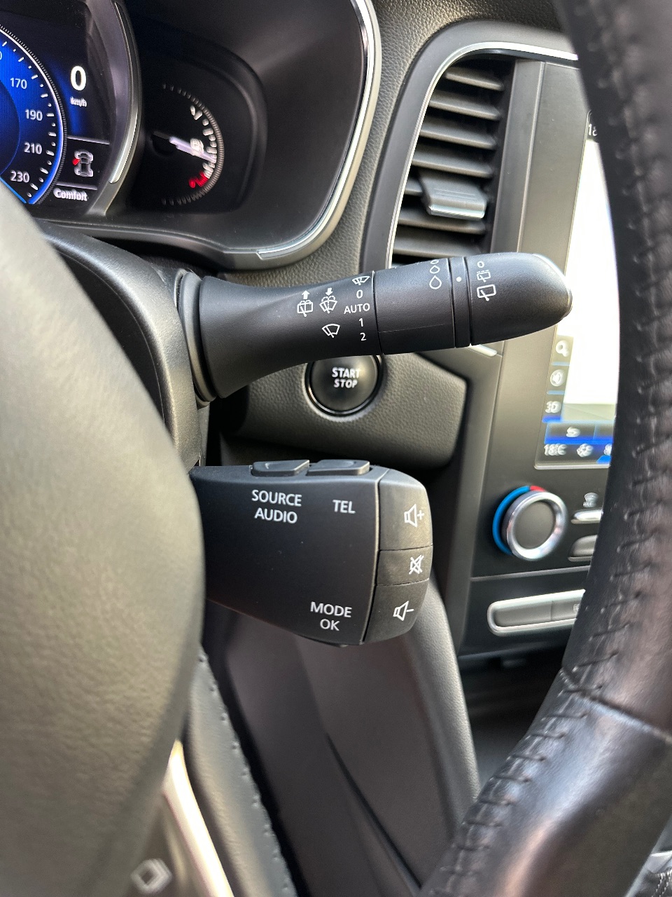 Renault Megane - фото 32