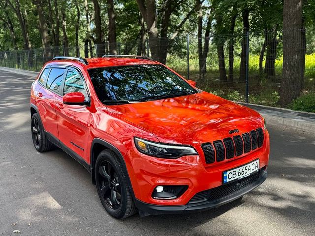 Jeep Cherokee - фото 1